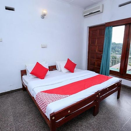 Oyo 436 Sandakelum Tourist Guest House Kandy Extérieur photo