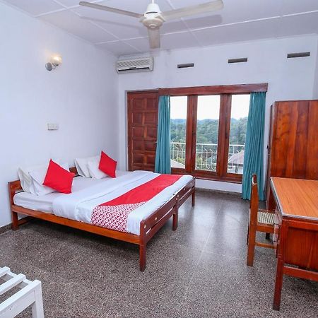 Oyo 436 Sandakelum Tourist Guest House Kandy Extérieur photo