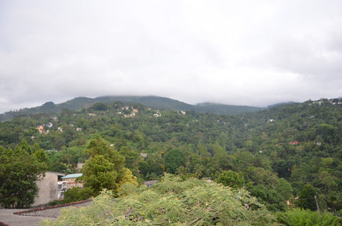 Oyo 436 Sandakelum Tourist Guest House Kandy Extérieur photo