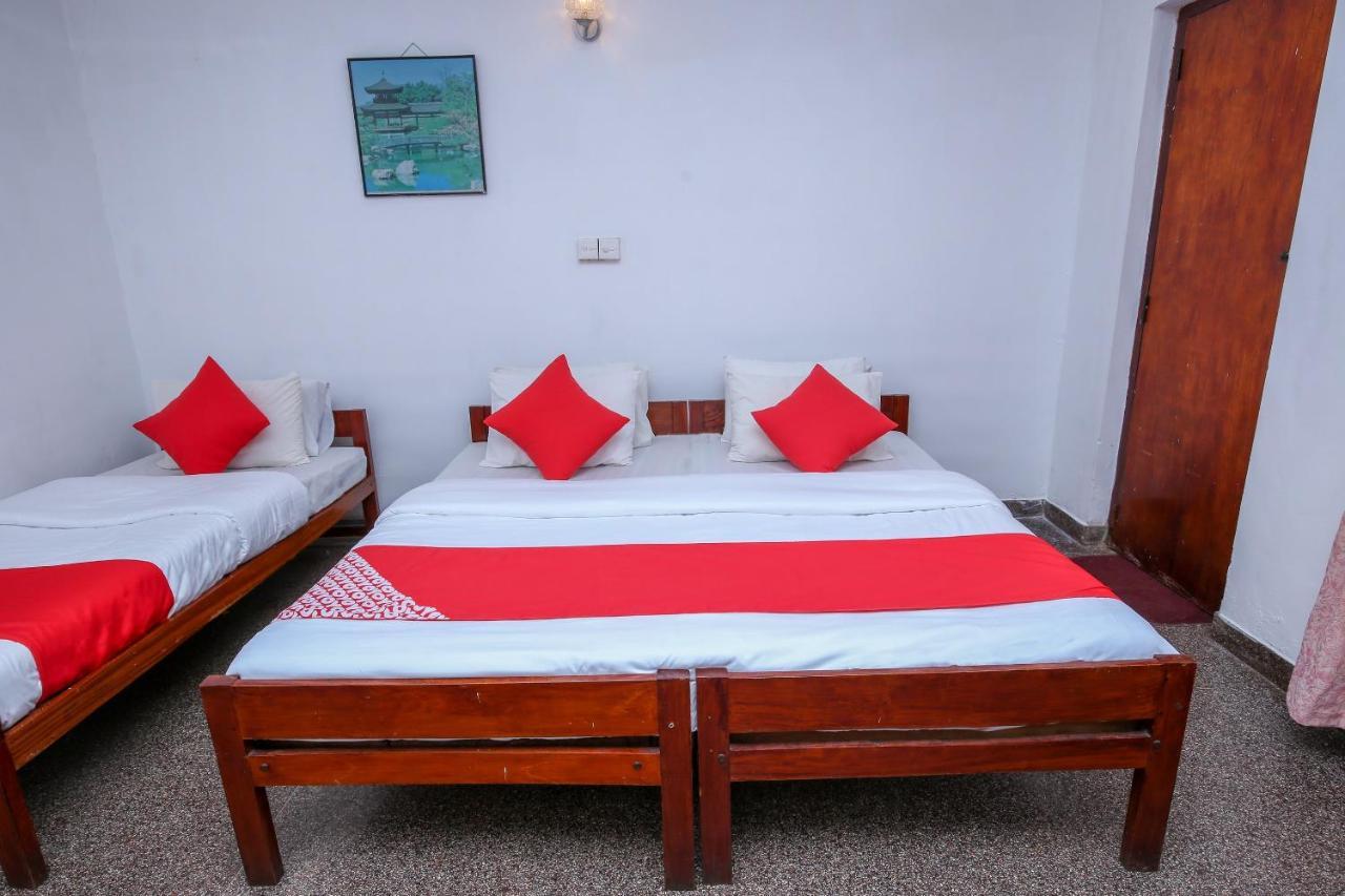 Oyo 436 Sandakelum Tourist Guest House Kandy Extérieur photo